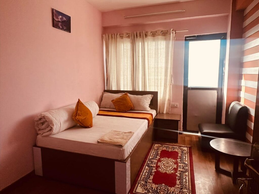 Hotel Kings & Lodge, Charikot